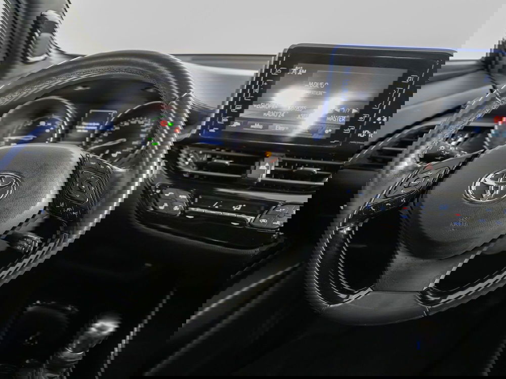 Toyota Toyota C-HR usata a Foggia (10)