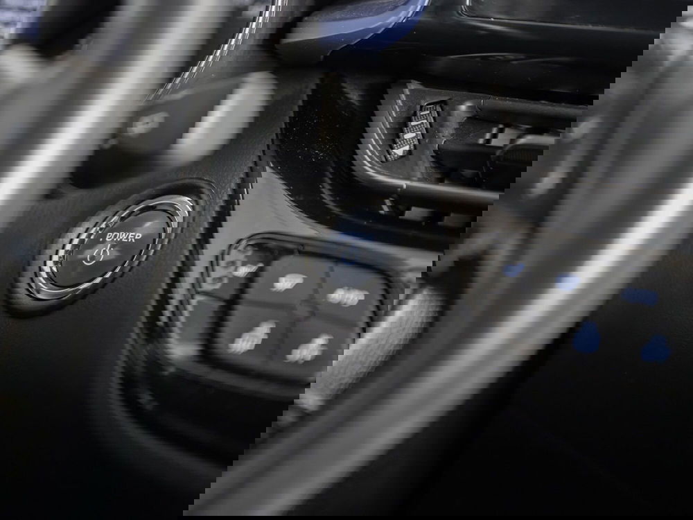 Toyota Toyota C-HR usata a Foggia (19)