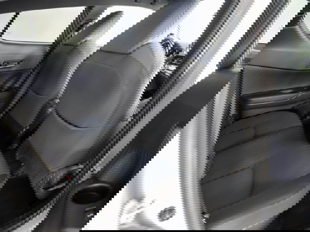 Toyota Toyota C-HR usata a Foggia (8)