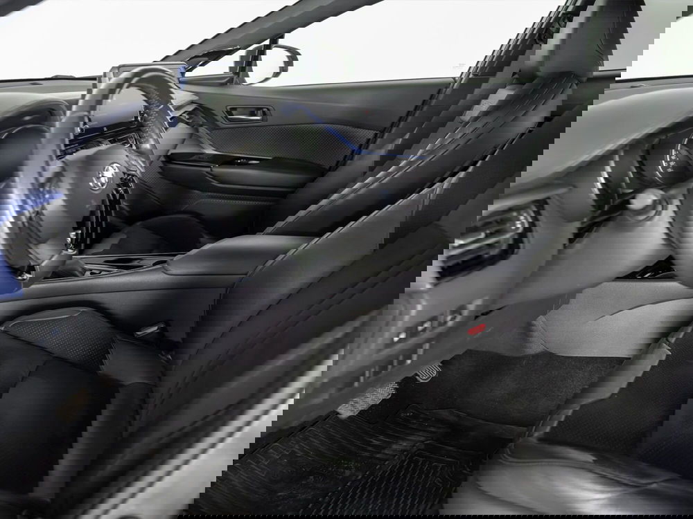 Toyota Toyota C-HR usata a Foggia (12)