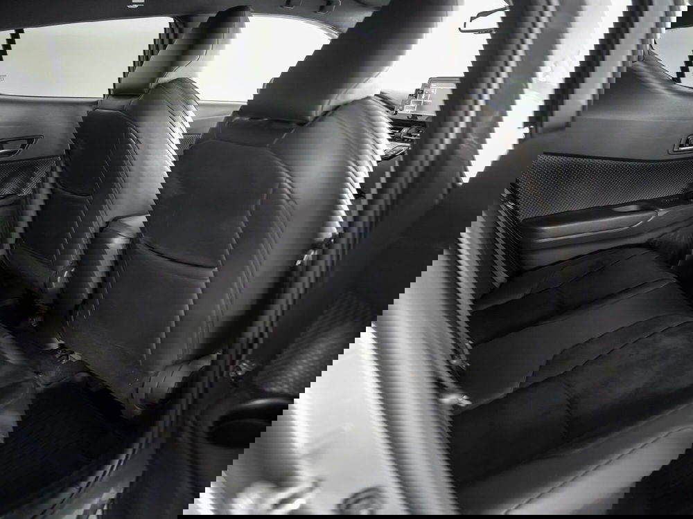 Toyota Toyota C-HR usata a Foggia (8)