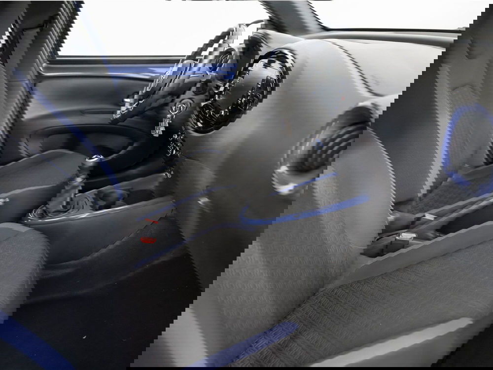 Toyota Aygo X usata a Foggia (7)