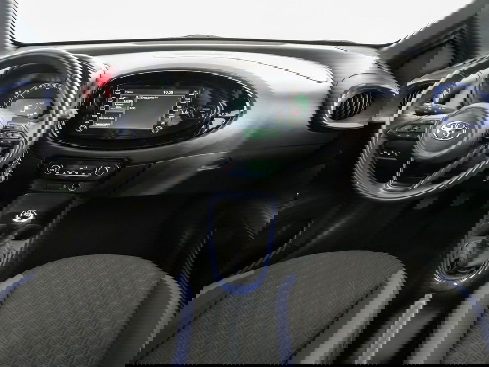 Toyota Aygo X usata a Foggia (9)