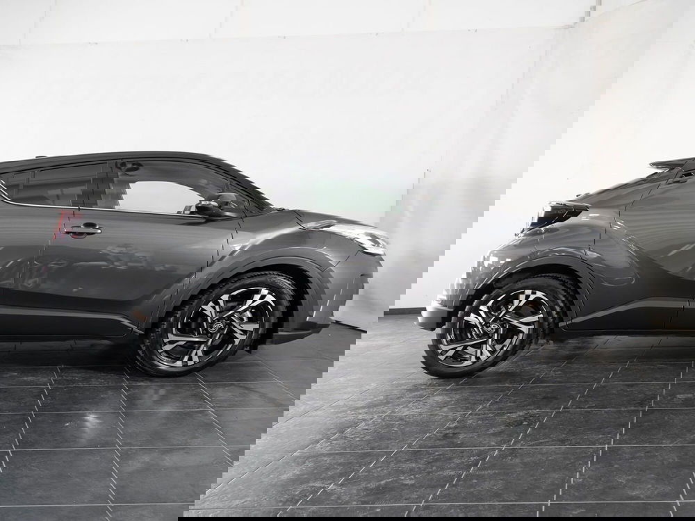 Toyota Toyota C-HR usata a Foggia (13)