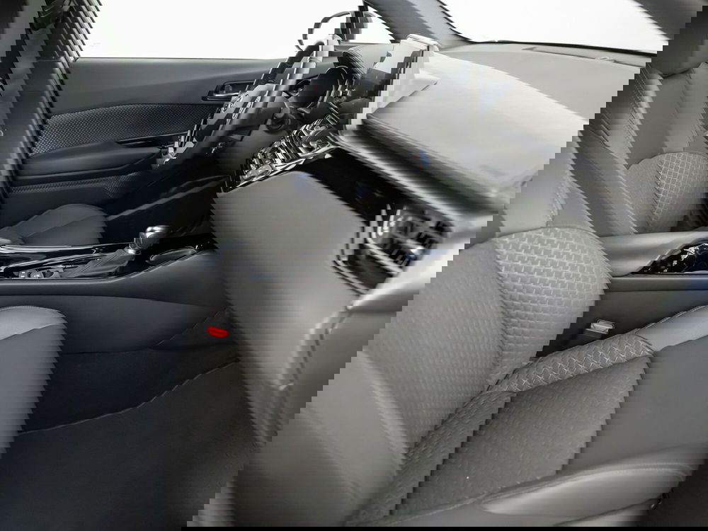 Toyota Toyota C-HR usata a Foggia (7)
