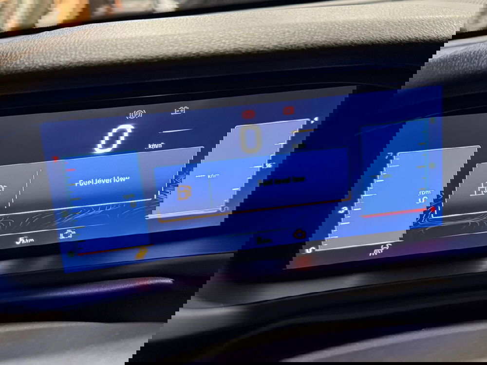 Jeep Avenger nuova a Arezzo (11)