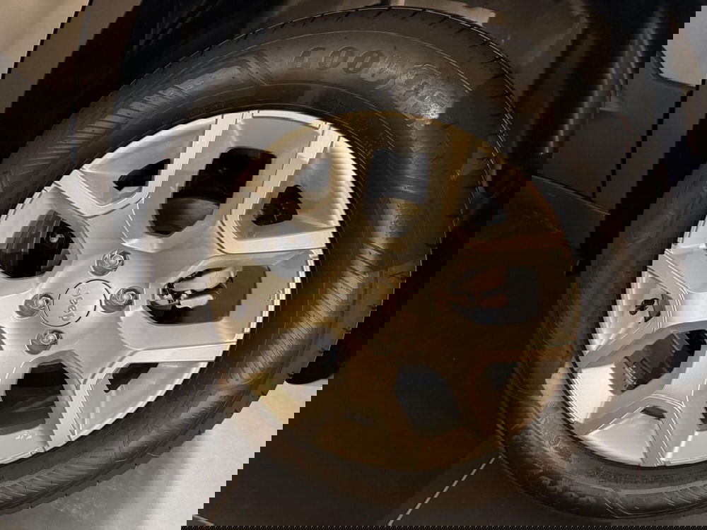 Jeep Avenger nuova a Arezzo (20)