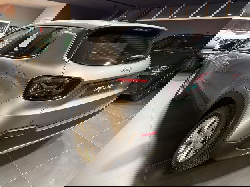 Jeep Avenger nuova a Arezzo (7)