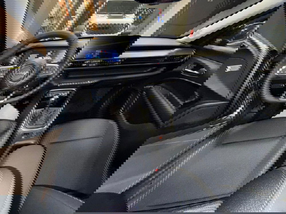 Jeep Avenger nuova a Arezzo (8)