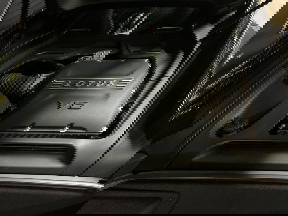 Lotus Emira usata a Novara (11)