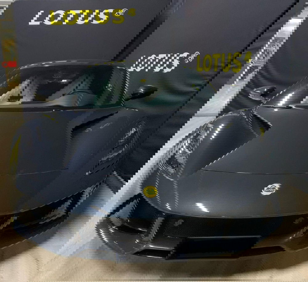 Lotus Emira usata a Novara (3)