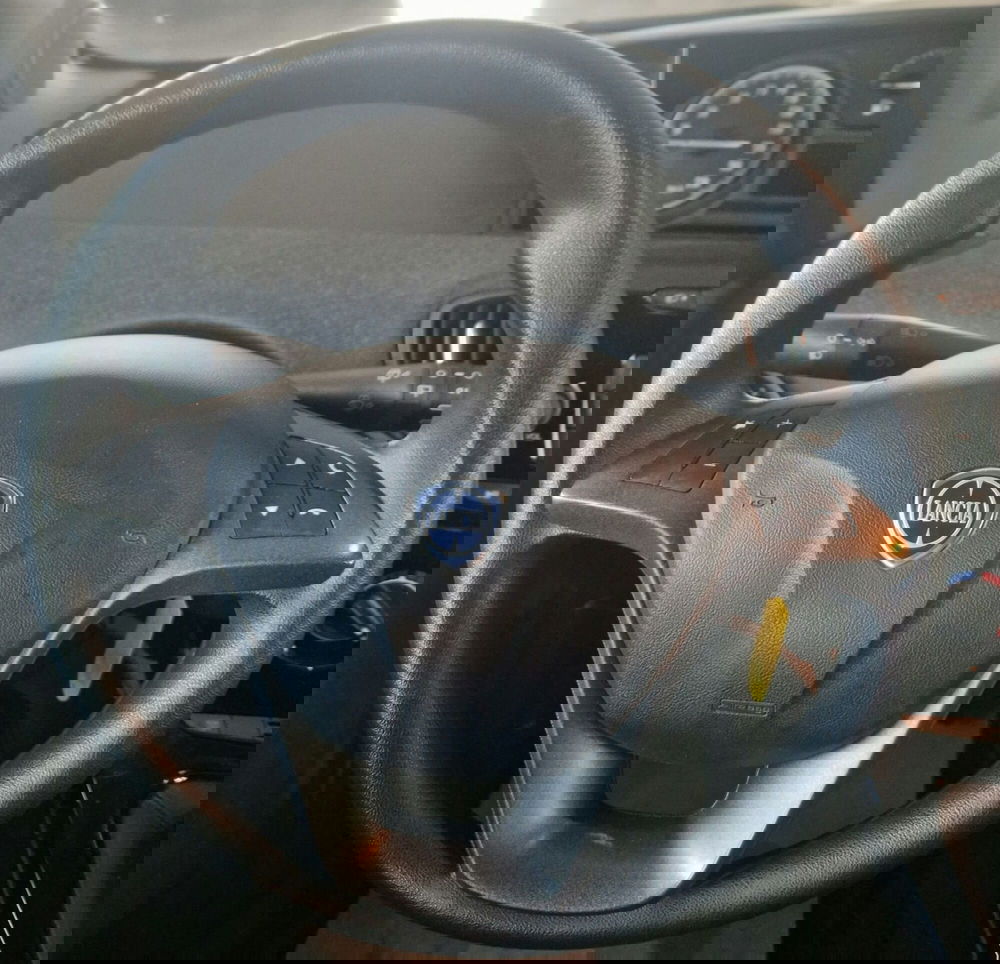 Lancia Ypsilon usata a Terni (12)