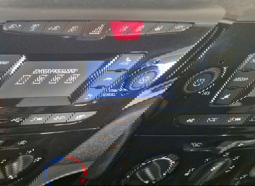 Lancia Ypsilon usata a Terni (13)