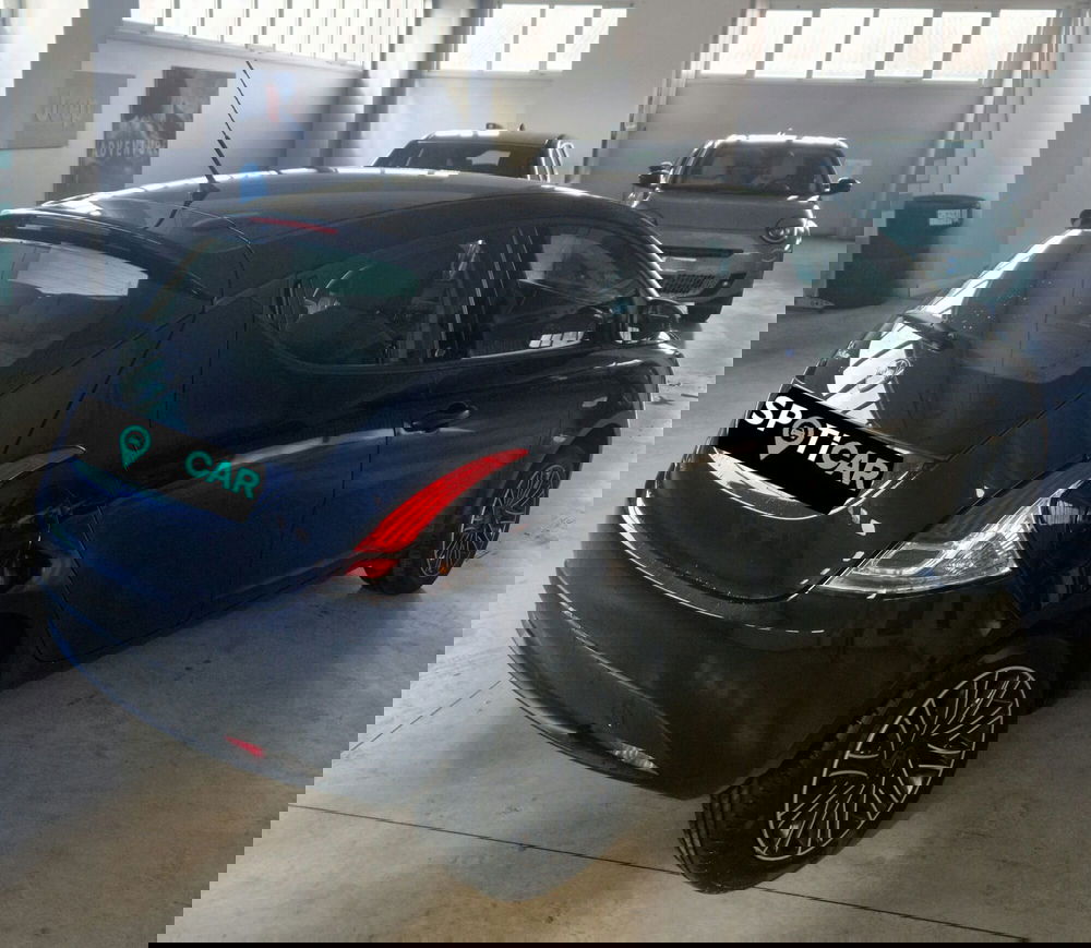 Lancia Ypsilon usata a Terni (4)