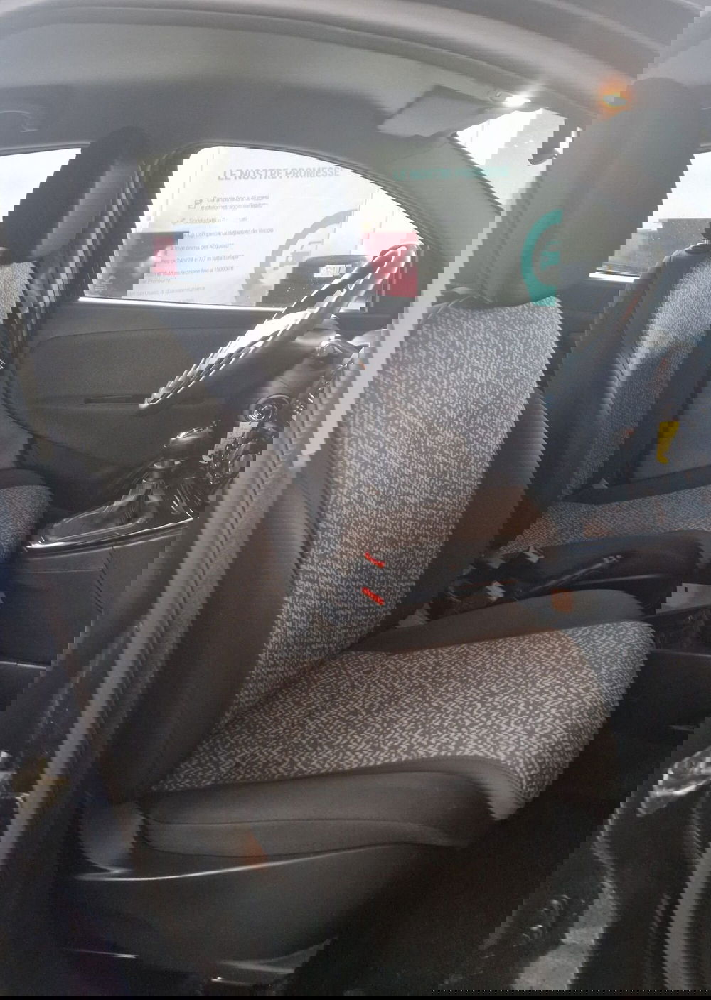 Lancia Ypsilon usata a Terni (8)