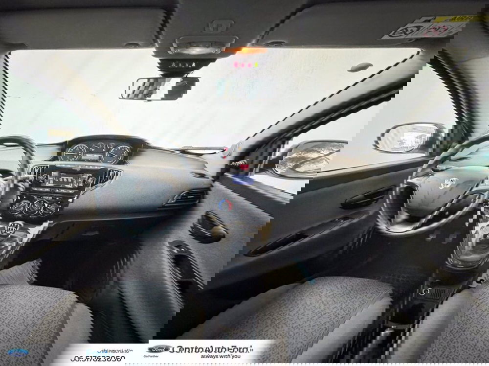 Lancia Ypsilon usata a Roma (10)