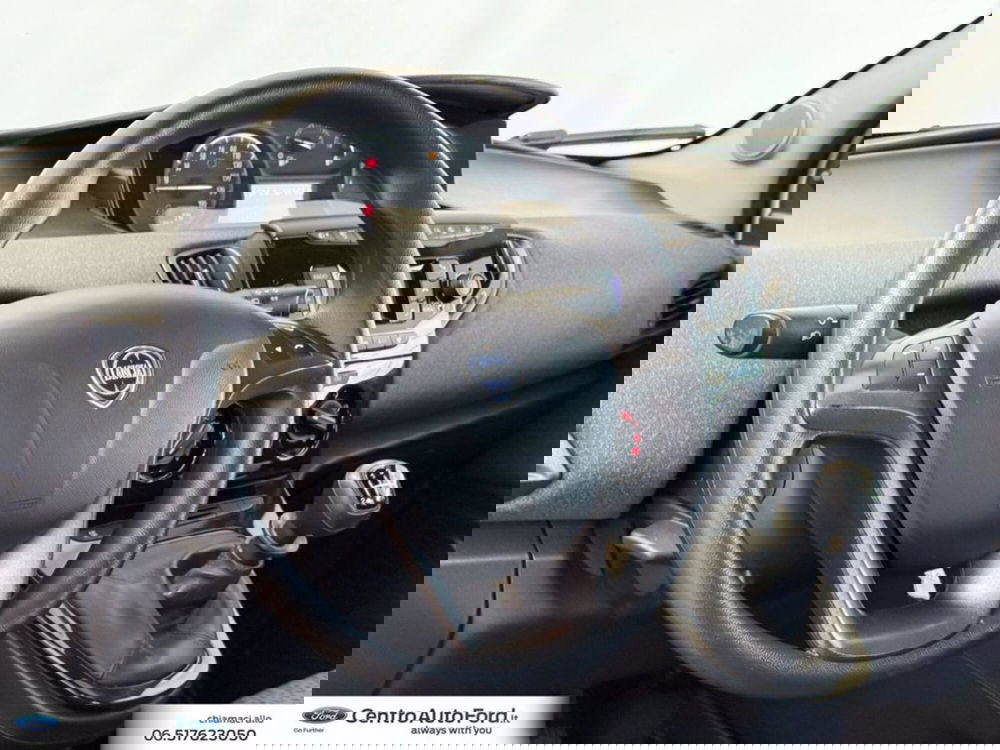 Lancia Ypsilon usata a Roma (17)