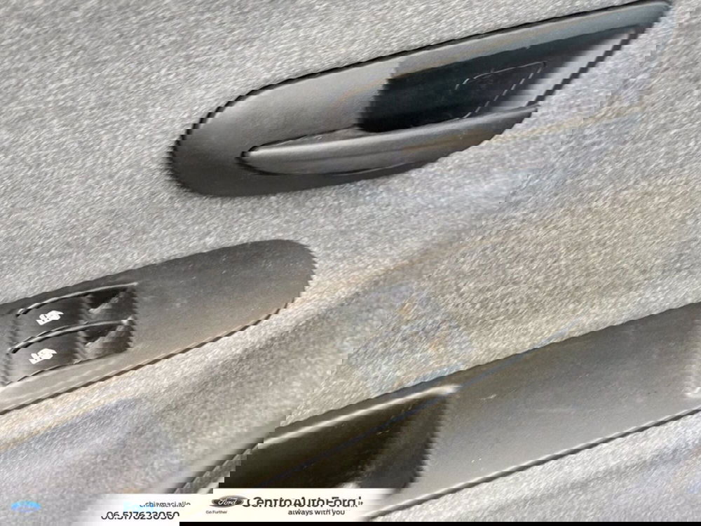 Lancia Ypsilon usata a Roma (18)