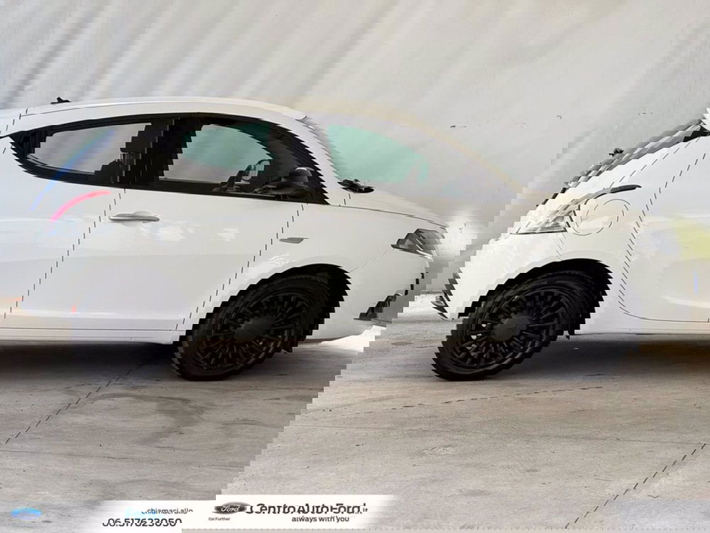 Lancia Ypsilon usata a Roma (5)