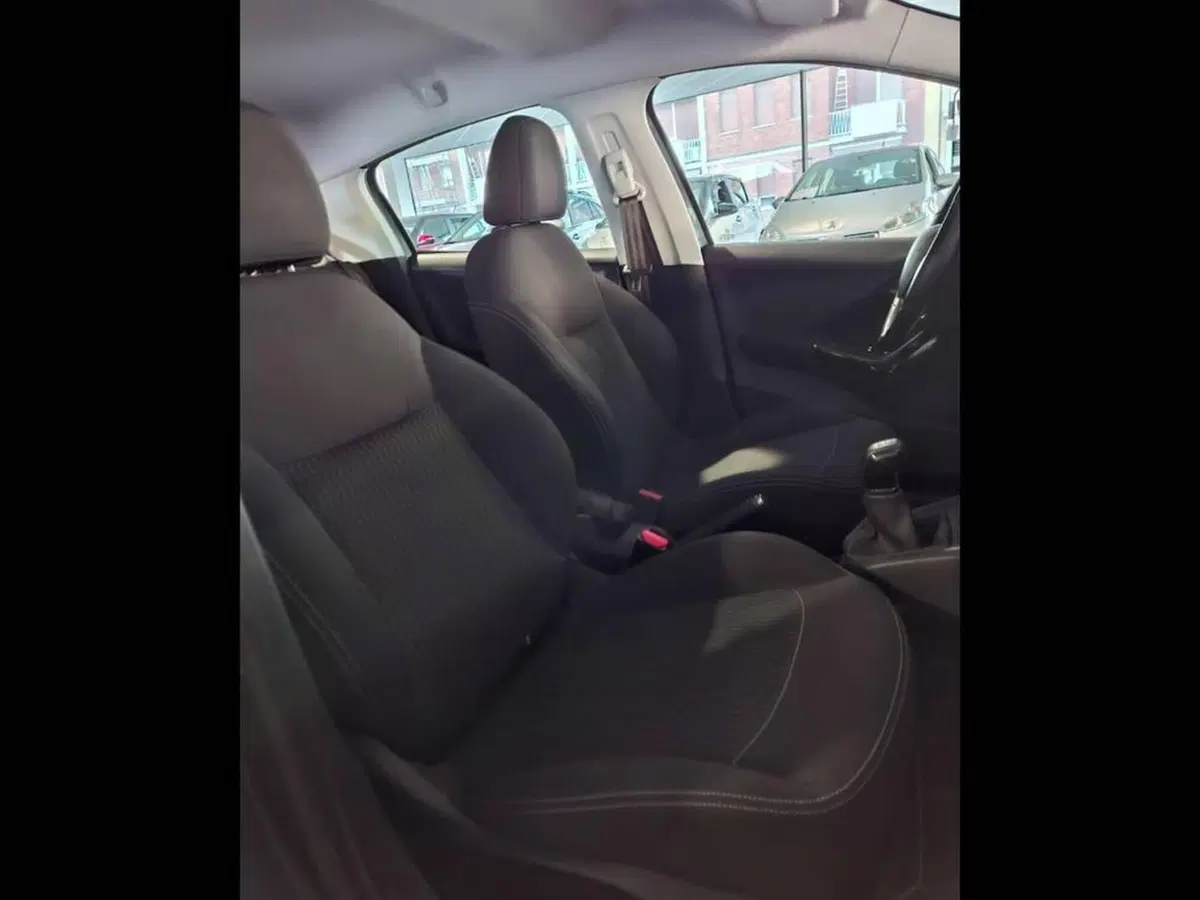 Peugeot 208 usata a Torino (12)