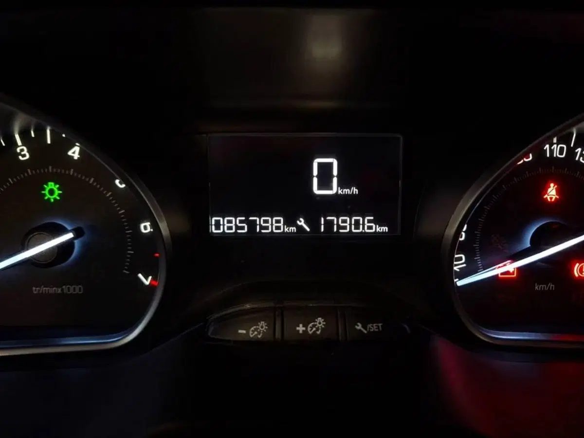 Peugeot 208 usata a Torino (7)