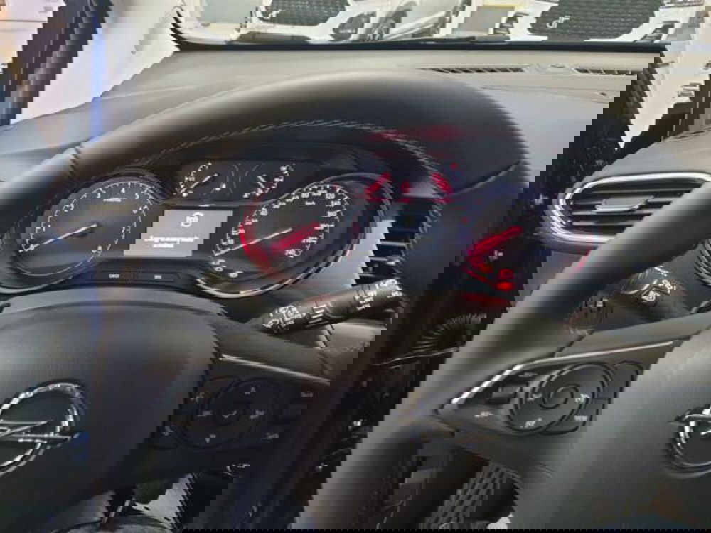 Opel Crossland nuova a Verona (10)