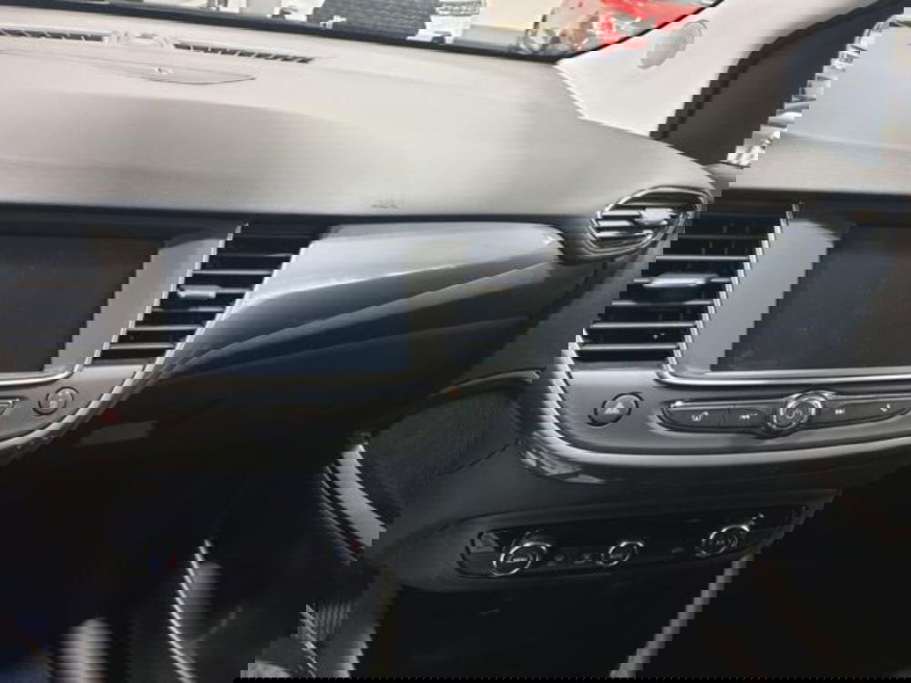 Opel Crossland nuova a Verona (15)