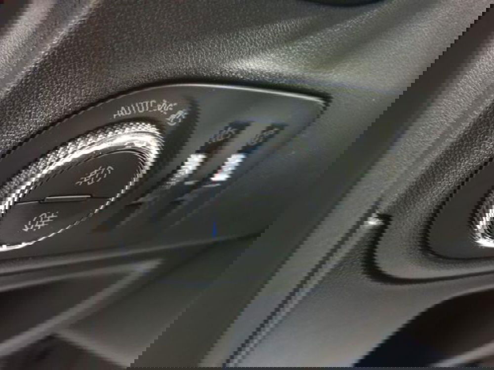 Opel Crossland nuova a Verona (9)