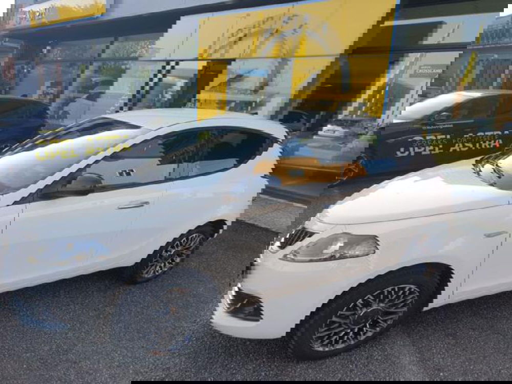 Lancia Ypsilon usata a Verona (3)