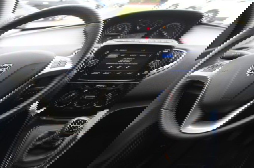 Lancia Ypsilon usata a Roma (13)