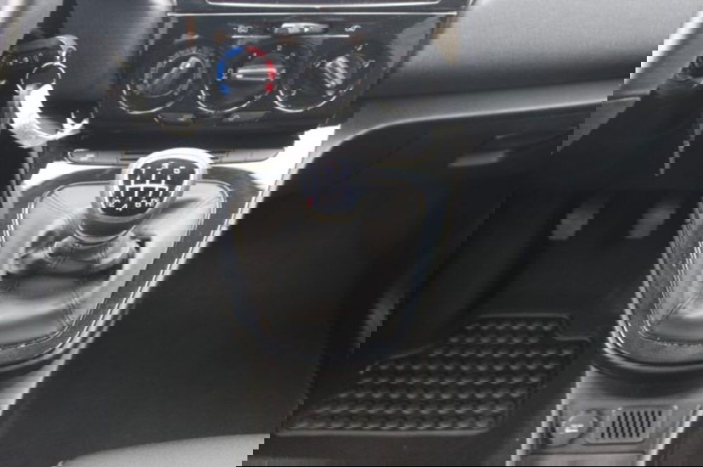 Lancia Ypsilon usata a Roma (15)