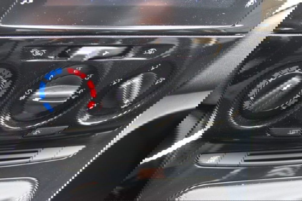 Lancia Ypsilon usata a Roma (17)