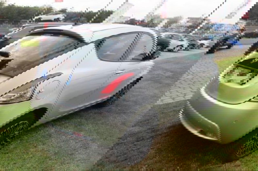 Lancia Ypsilon usata a Roma (20)