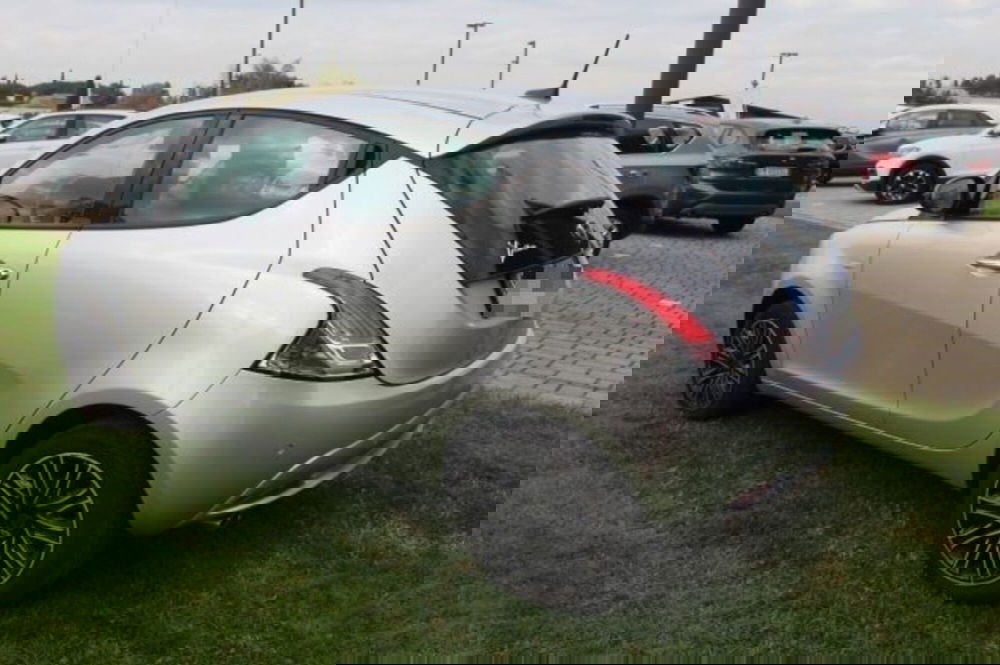 Lancia Ypsilon usata a Roma (4)