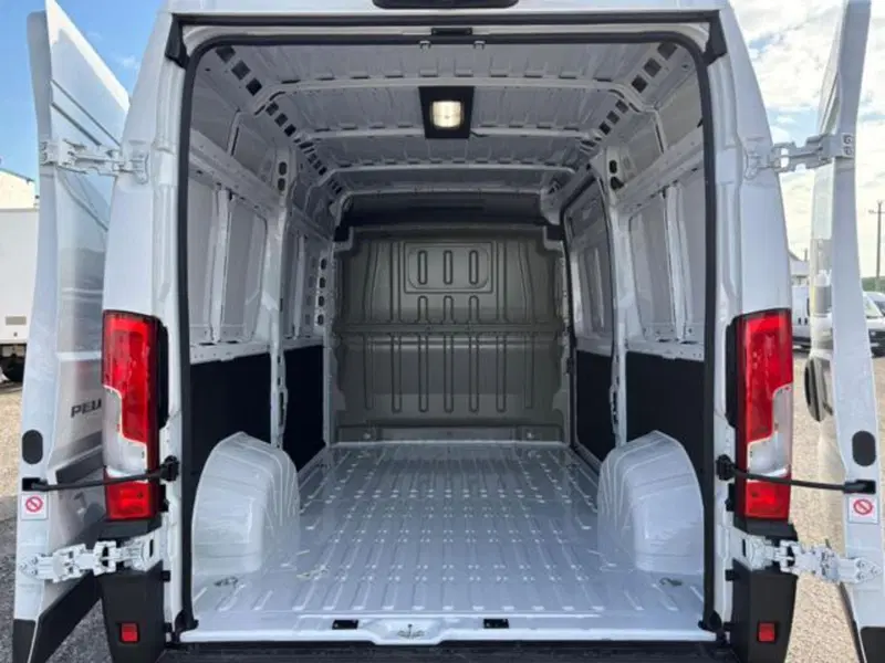 Peugeot Boxer Furgone nuova a Brescia (10)