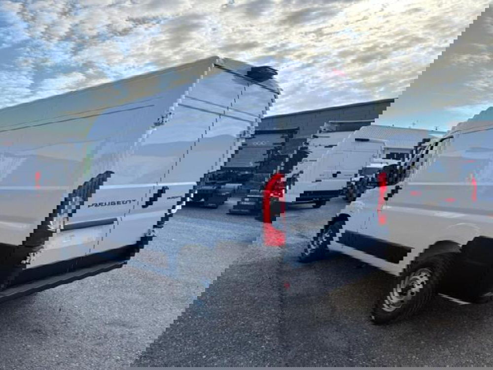 Peugeot Boxer Furgone nuova a Brescia (7)