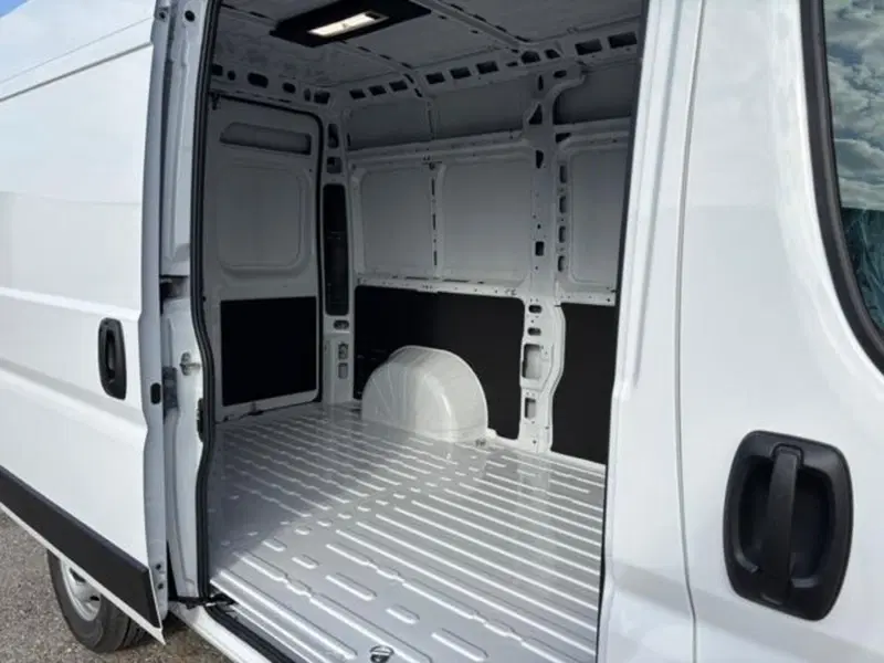 Peugeot Boxer Furgone nuova a Brescia (8)