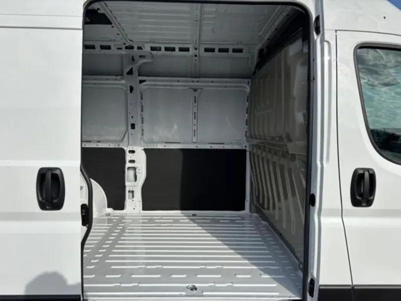 Peugeot Boxer Furgone nuova a Brescia (9)