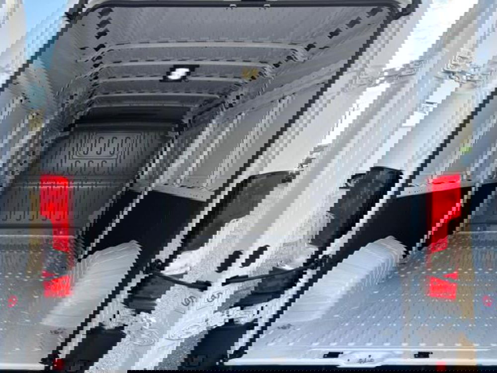 Peugeot Boxer Furgone nuova a Brescia (9)