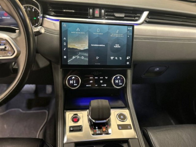 Jaguar F-Pace usata a Modena (13)