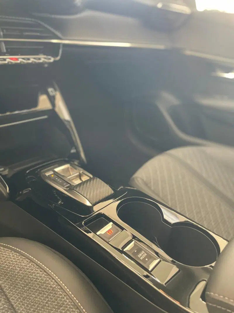 Peugeot 208 nuova a Sassari (7)
