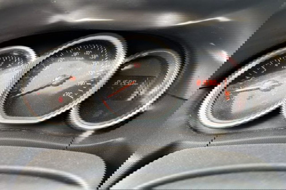 Dacia Duster usata a Latina (13)