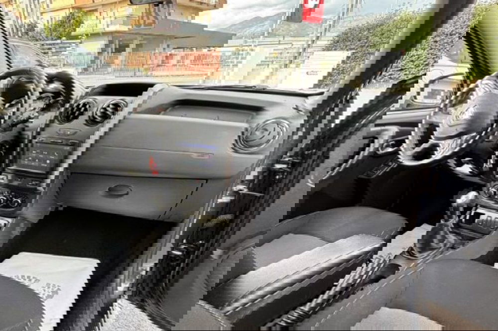 Dacia Duster usata a Latina (9)