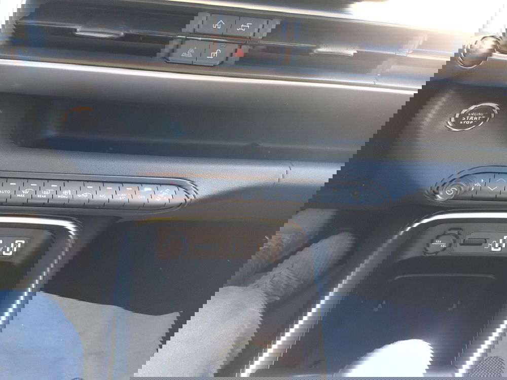 Jeep Avenger nuova a Monza e Brianza (17)