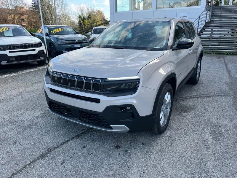 Jeep Avenger nuova a Milano