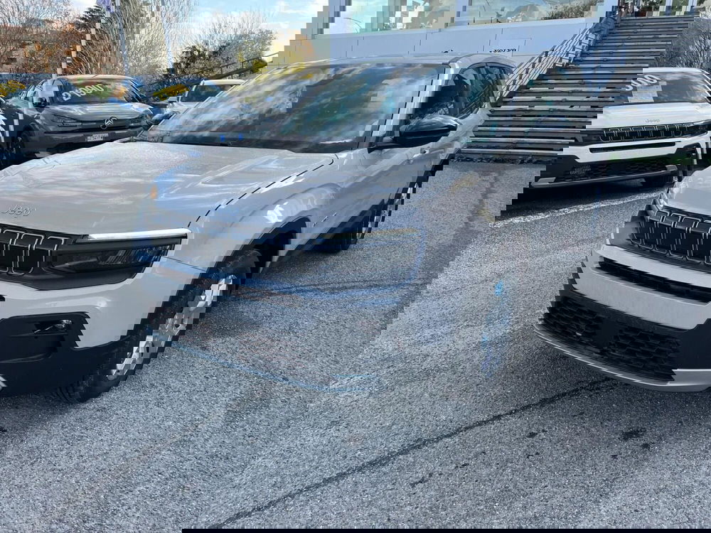 Jeep Avenger nuova a Milano