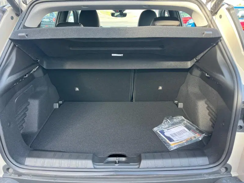 Jeep Avenger nuova a Milano (10)