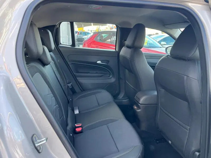 Jeep Avenger nuova a Milano (14)
