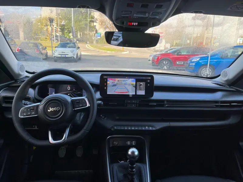 Jeep Avenger nuova a Milano (15)