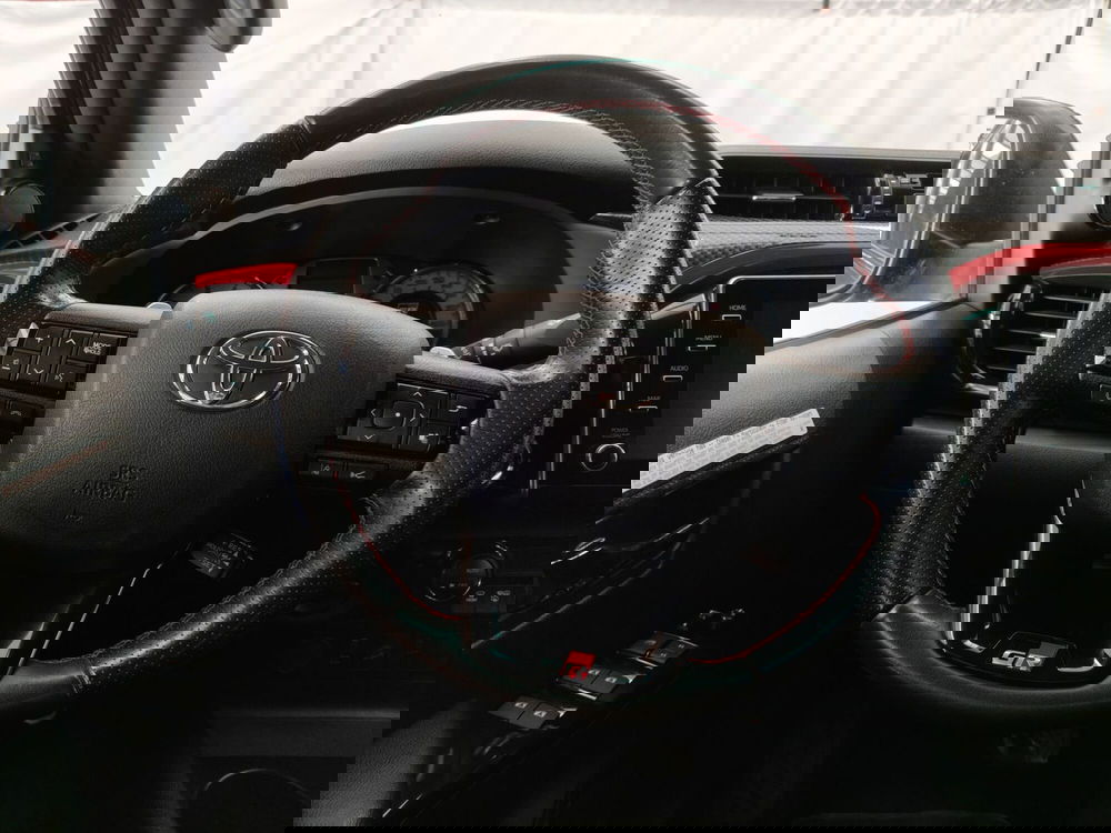 Toyota Hilux usata a Roma (11)